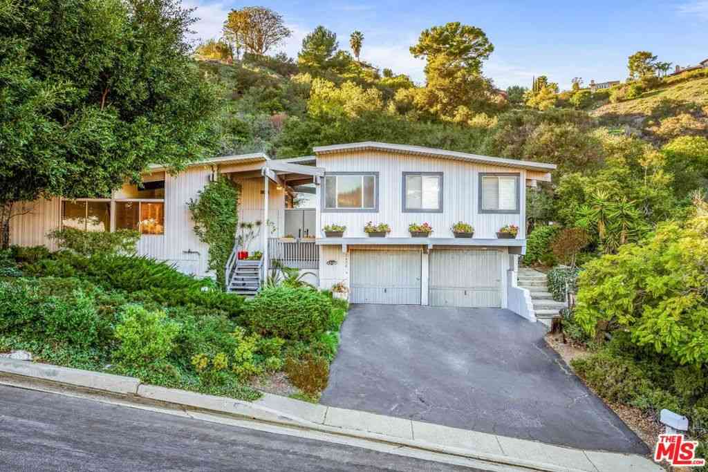 Homes For Rent - 2436 Arbutus Drive<br/> Los Angeles, CA 90049