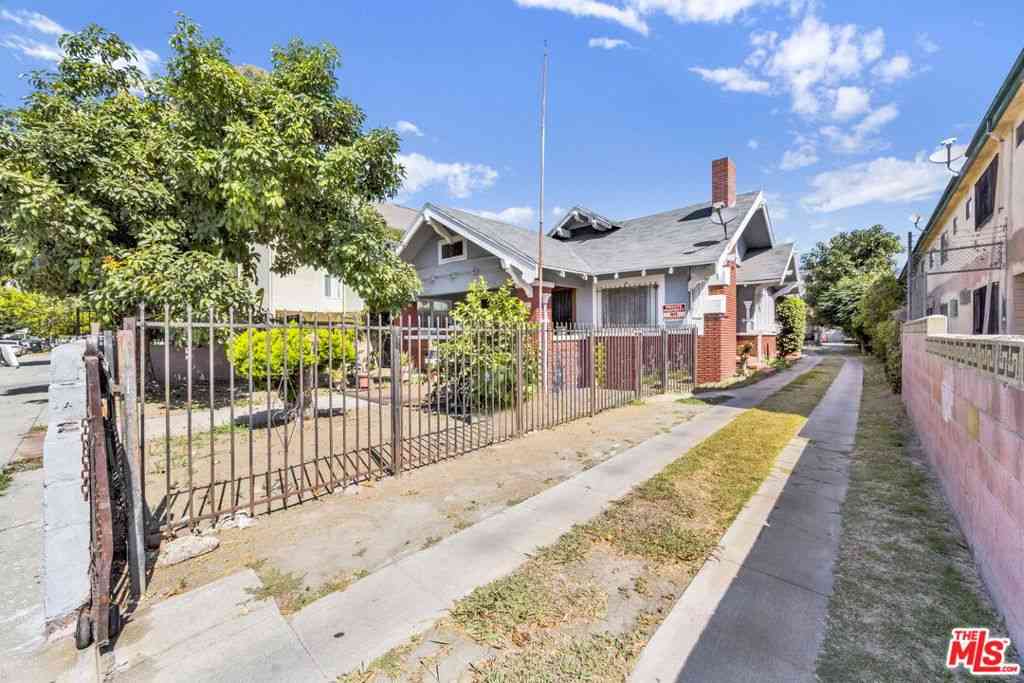 Homes For Sale - 1215 W 39th Place<br/> Los Angeles, CA 90037