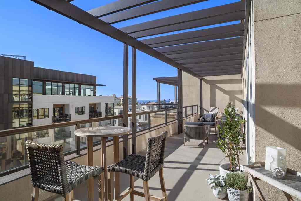 Condo For Rent - 301 Mission Avenue #605<br/> Oceanside, CA 92054