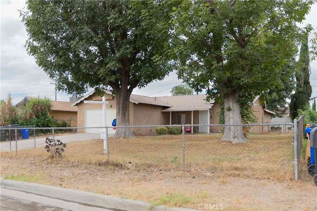Homes For Sale - 3930 Carmelina Street<br/> San Bernardino, CA 92407