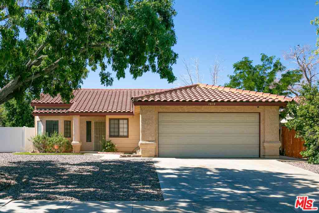 Homes For Sale - 1010 E Avenue J6<br/> Lancaster, CA 93535