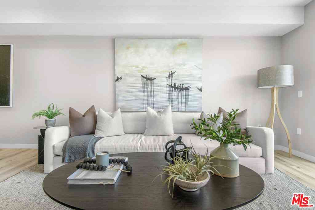 Condo For Rent - 1226 S Bedford Street #504<br/> Los Angeles, CA 90035