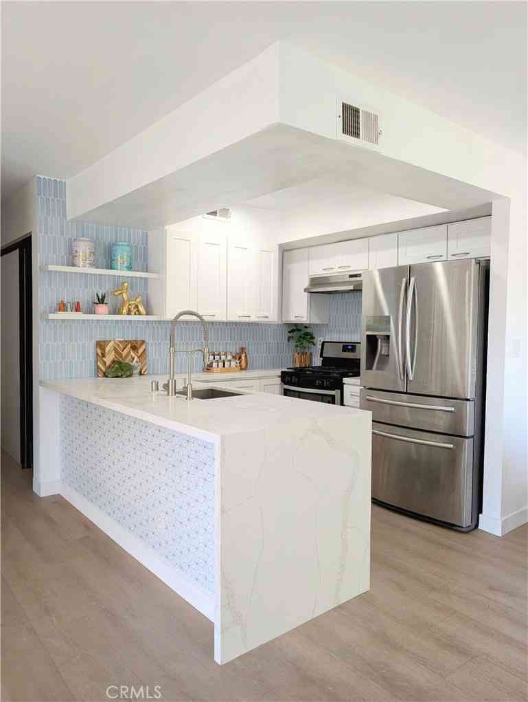 Condo For Sale - 2345 Highbury Avenue #22<br/> Los Angeles, CA 90032