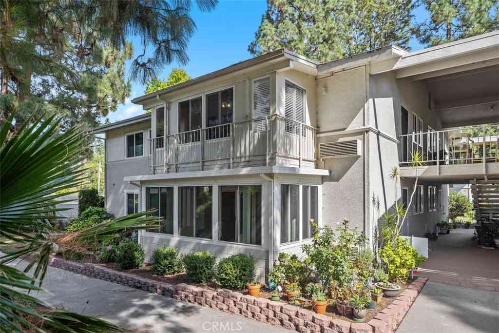 Condo For Sale - 465 Avenida Sevilla #P<br/> Laguna Woods, CA 92637
