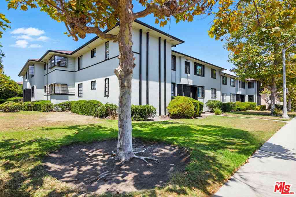 Condo For Sale - 4045 Abourne Road #D<br/> Los Angeles, CA 90008