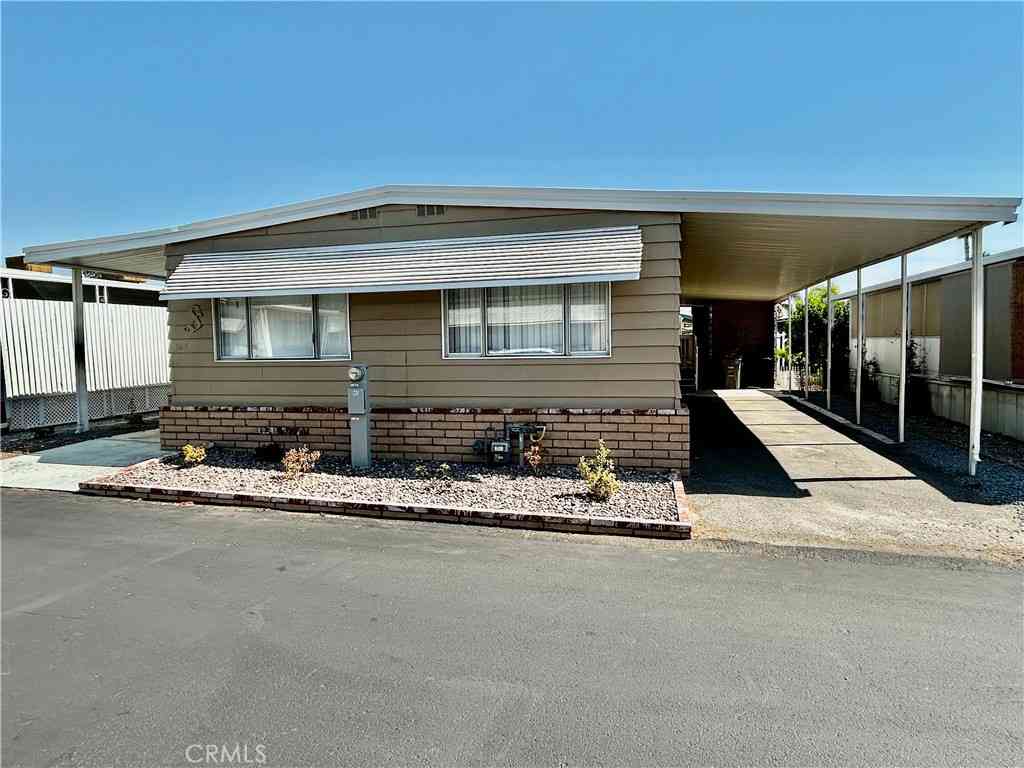 Mobile Home For Sale - 725 W Thornton Ave #105<br/> Hemet, CA 92543