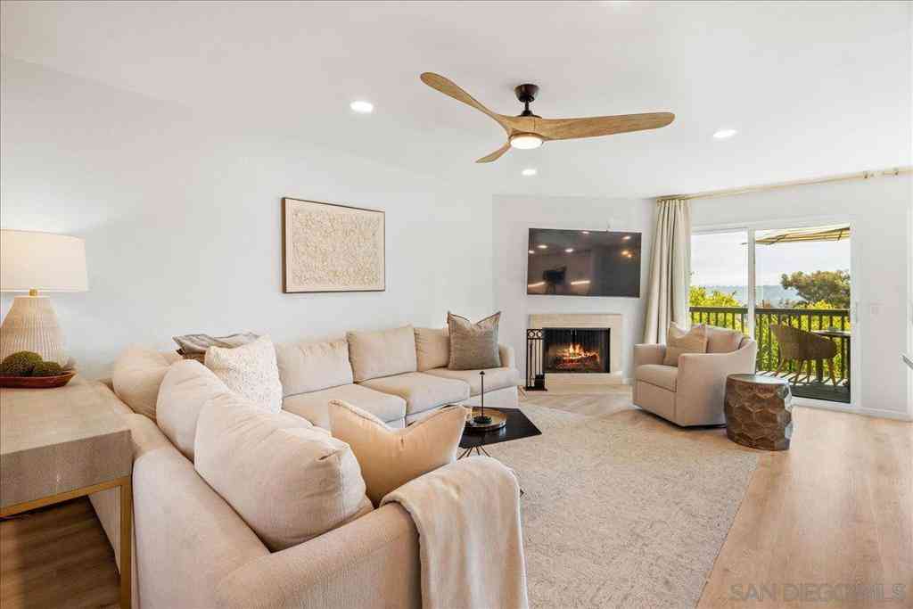 Townhouse For Rent - 7039 Camino Pacheco<br/> San Diego, CA 92111