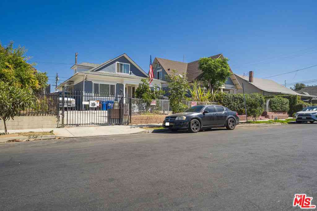 Homes For Sale - 2941 W 14th Street<br/> Los Angeles, CA 90006