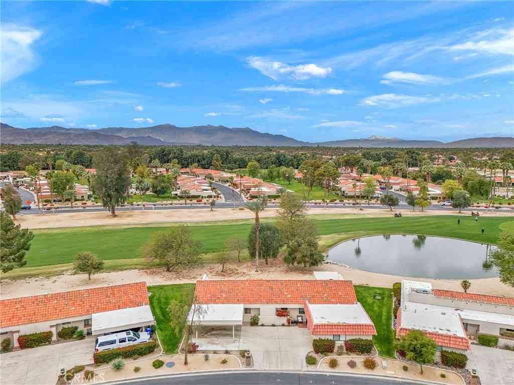 Condo For Sale - 40465 La Costa Circle W<br/> Palm Desert, CA 92211