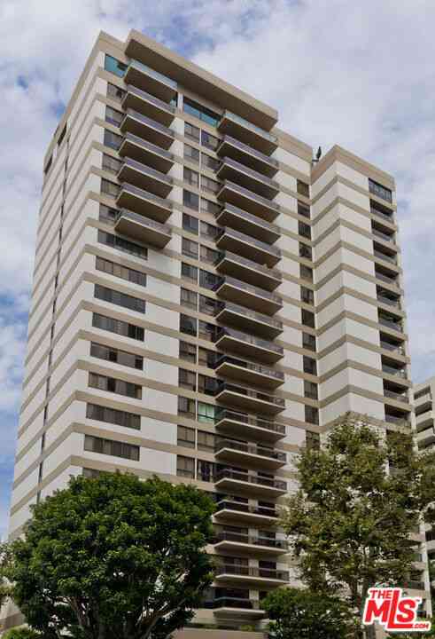 Condo For Sale - 10445 Wilshire Boulevard #703<br/> Los Angeles, CA 90024
