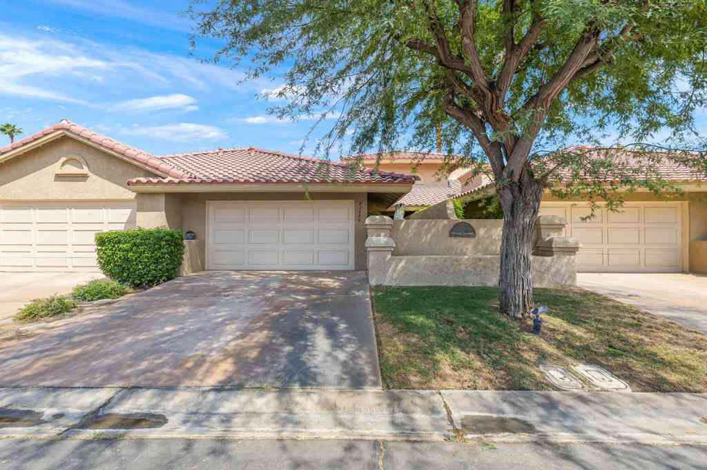 Condo For Rent - 41484 Woodhaven Drive Drive W<br/> Palm Desert, CA 92211