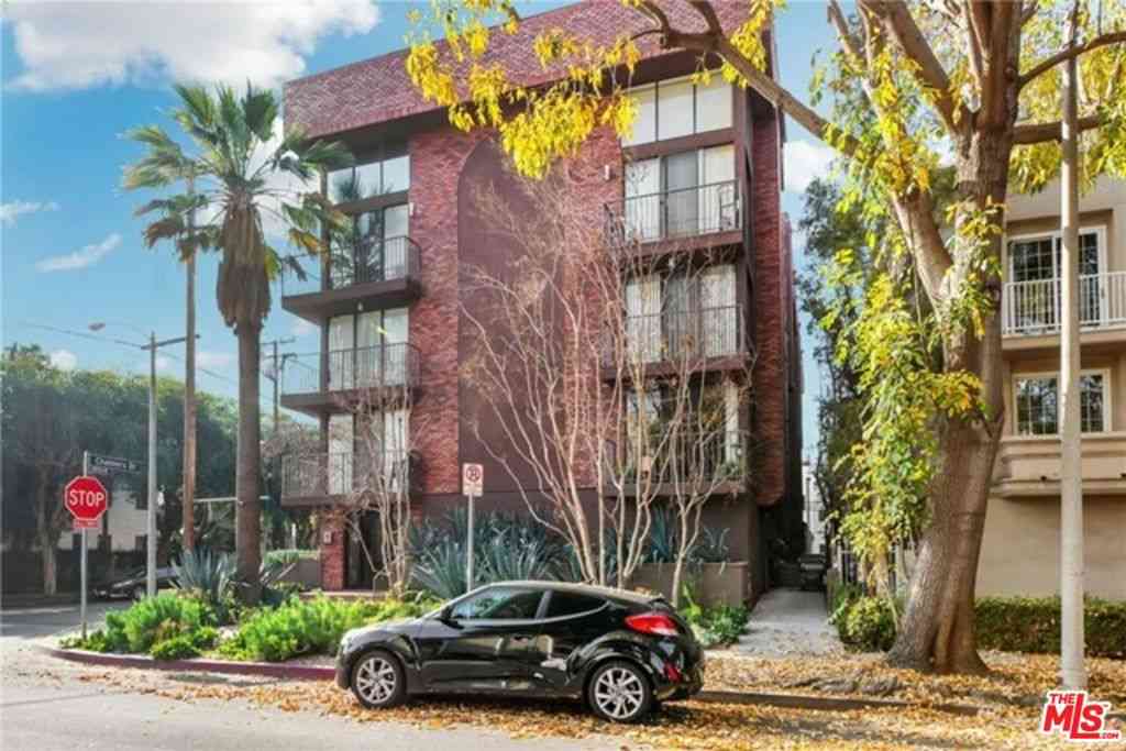 Condo For Sale - 869 S Wooster Street #103<br/> Los Angeles, CA 90035