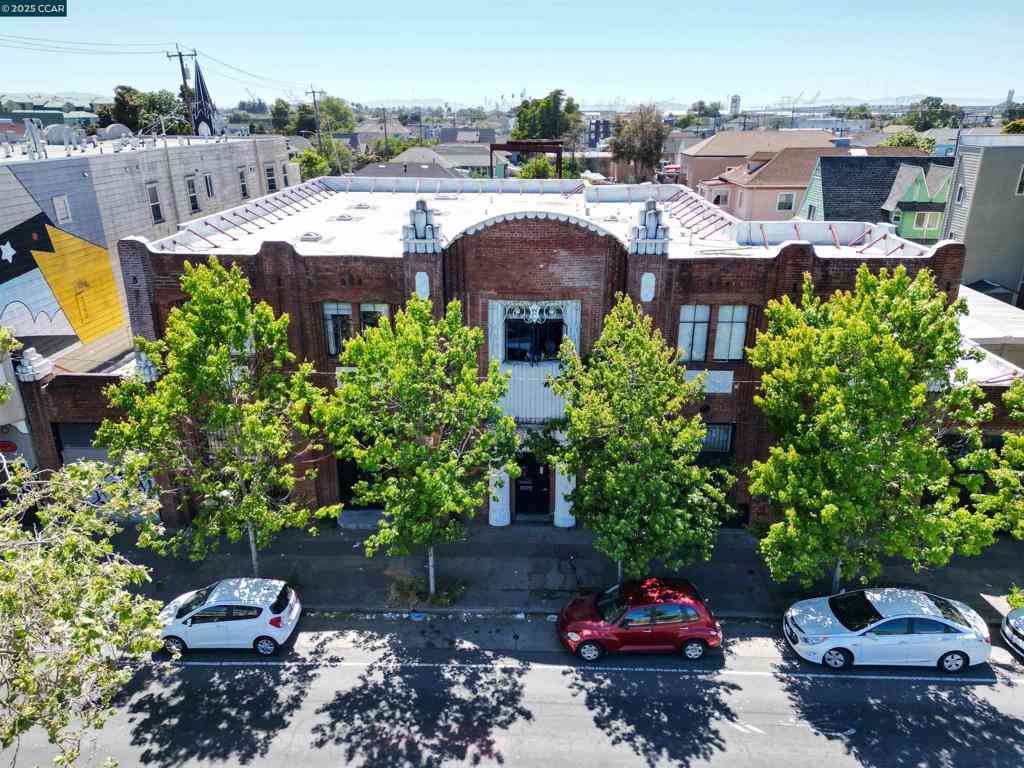 Homes For Sale - 2521 San Pablo Ave<br/> Oakland, CA 94612