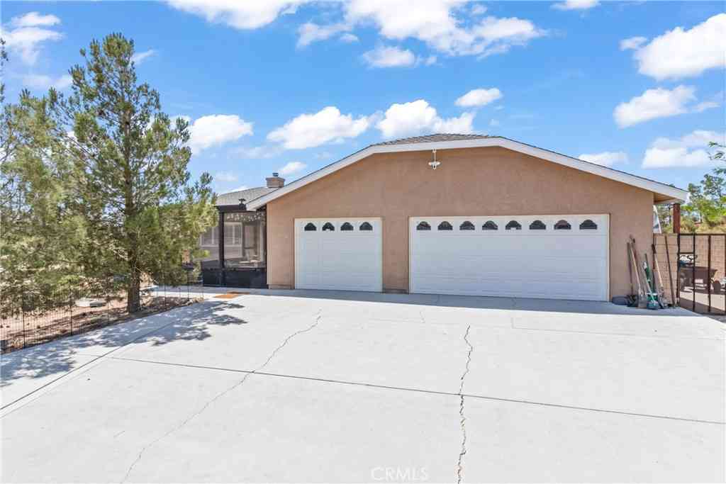 Homes For Sale - 7010 W Ave A 4, Lancaster<br/> Lancaster, CA 93536
