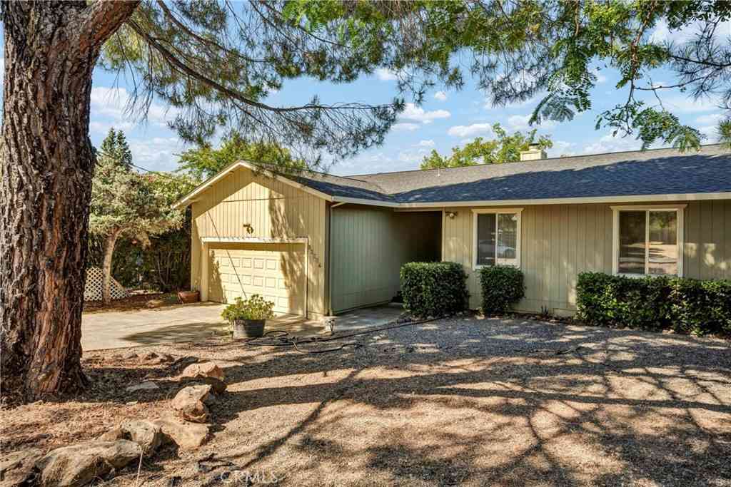 Homes For Sale - 16927 Greenridge Road<br/> Hidden Valley Lake, CA 95467