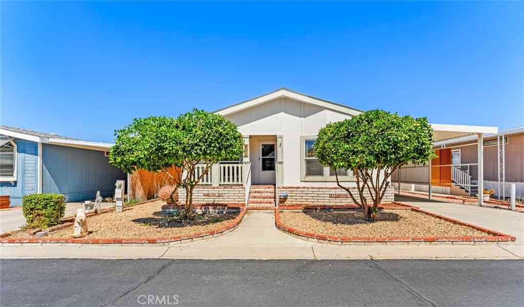 Mobile Home For Sale - 44725 E Florida Avenue #212<br/> Hemet, CA 92544