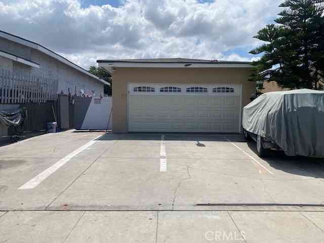 Multifamily For Sale - 604 W 83rd<br/> Los Angeles, CA 90044