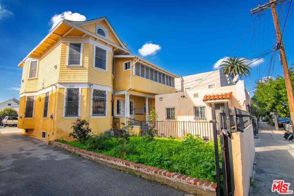 Homes For Sale - 1820 W 11th Street<br/> Los Angeles, CA 90006