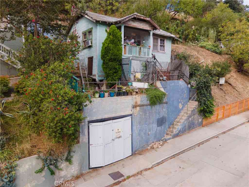 Homes For Sale - 325 Museum Dr<br/> Los Angeles, CA 90065