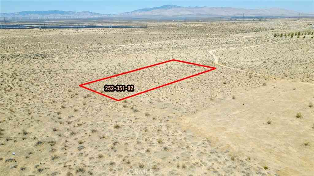 Vacant Land For Sale - Ptn Of Se1/4 Sec18 T9 R13 Excl Of Mr<br/> Rosamond, CA 93560