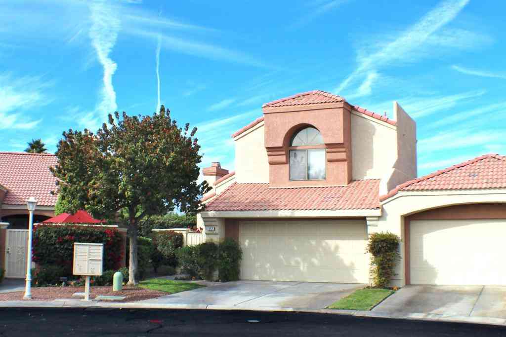 Condo For Rent - 76574 Sheba Way<br/> Palm Desert, CA 92211