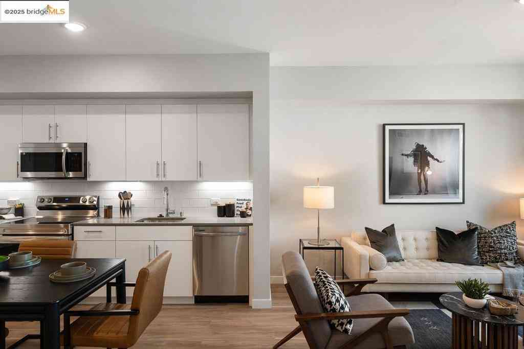 Condo For Sale - 260 Brooklyn Basin Way #428<br/> Oakland, CA 94606