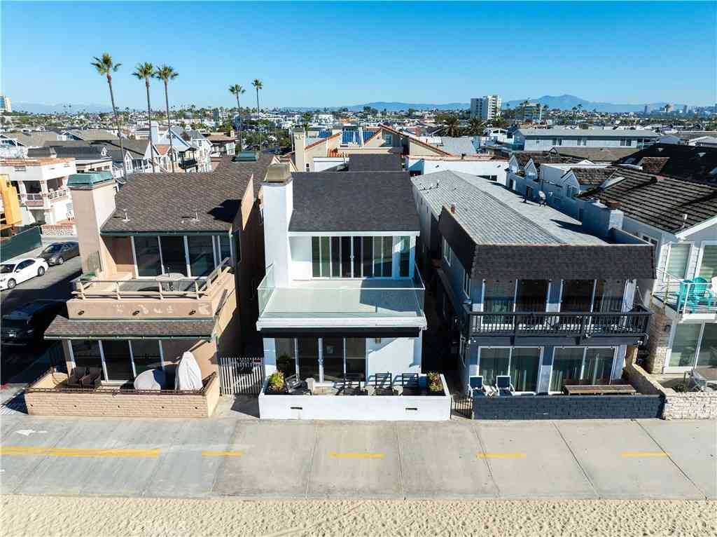 Multifamily For Rent - 3012 W Oceanfront<br/> Newport Beach, CA 92663