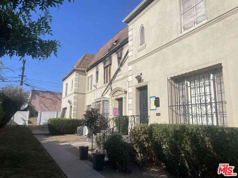 Homes For Sale - 4901-4905 W 20th Street<br/> Los Angeles, CA 90016