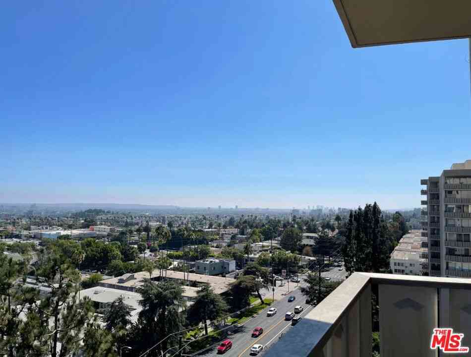 Condo For Sale - 4411 Los Feliz Boulevard #1105<br/> Los Angeles, CA 90027