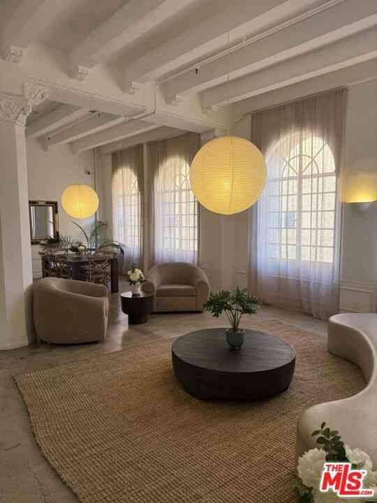 Condo For Rent - 5217 Hollywood Boulevard #222<br/> Los Angeles, CA 90027