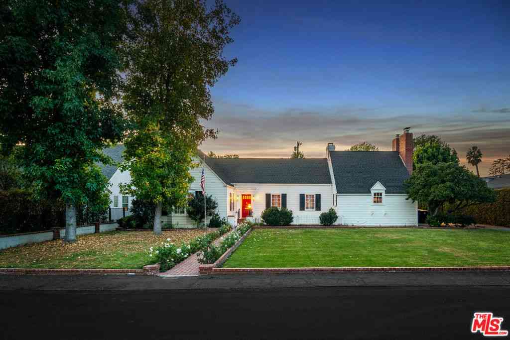 Homes For Rent - 4649 Sancola Avenue<br/> Toluca Lake, CA 91602