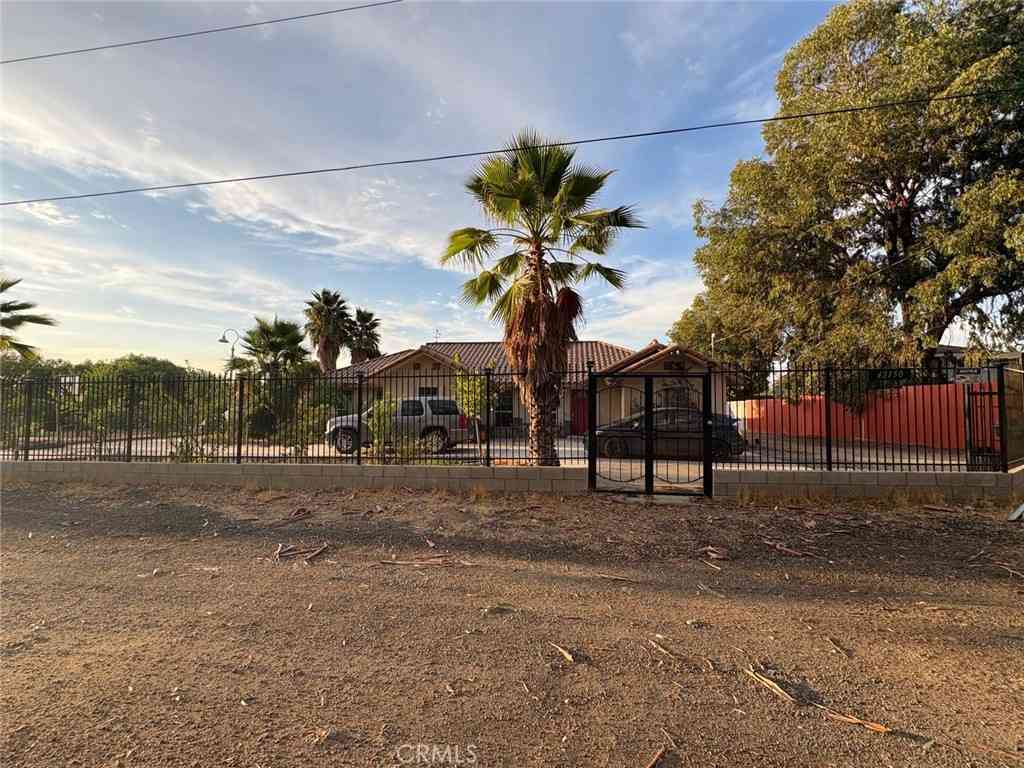 Homes For Sale - 42150 Margoni Way<br/> Hemet, CA 92544