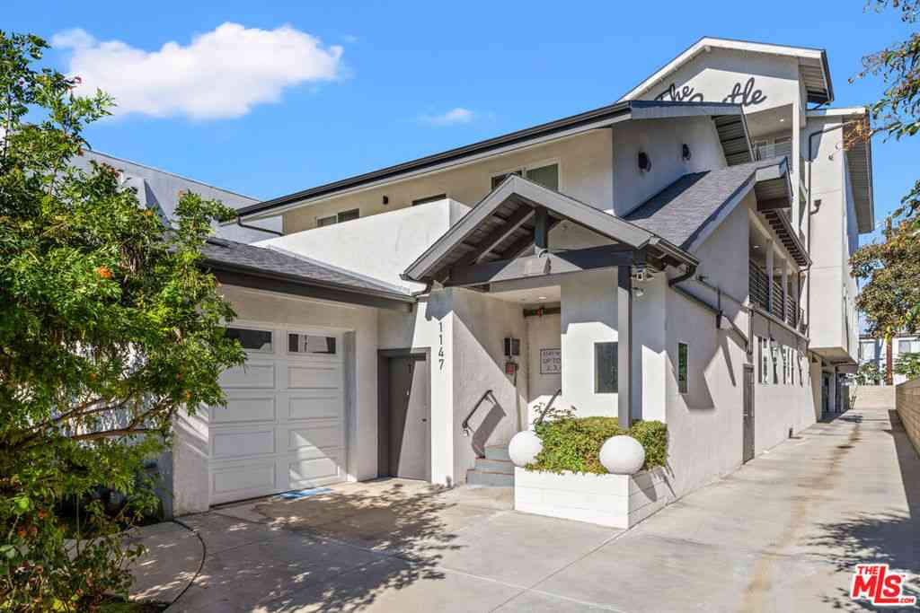 Condo For Rent - 1147 W 37th Street #2<br/> Los Angeles, CA 90007