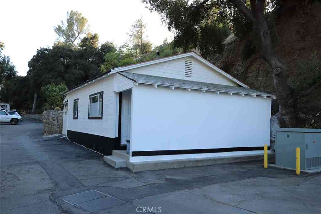 Condo For Rent - 10799 Sherman Grove Avenue<br/> Sunland, CA 91040