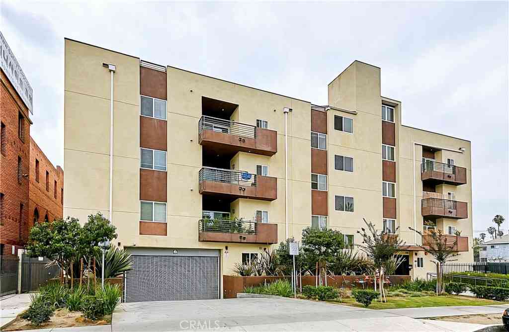 Condo For Rent - 1167 S Hoover Street<br/> Los Angeles, CA 90006