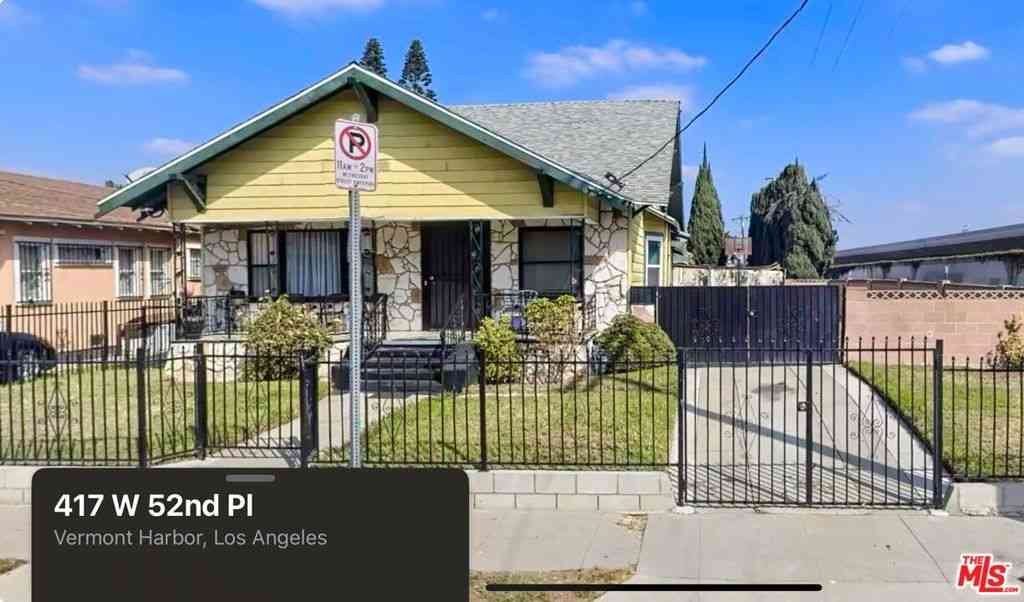 Homes For Rent - 417 W 52nd Place<br/> Los Angeles, CA 90037