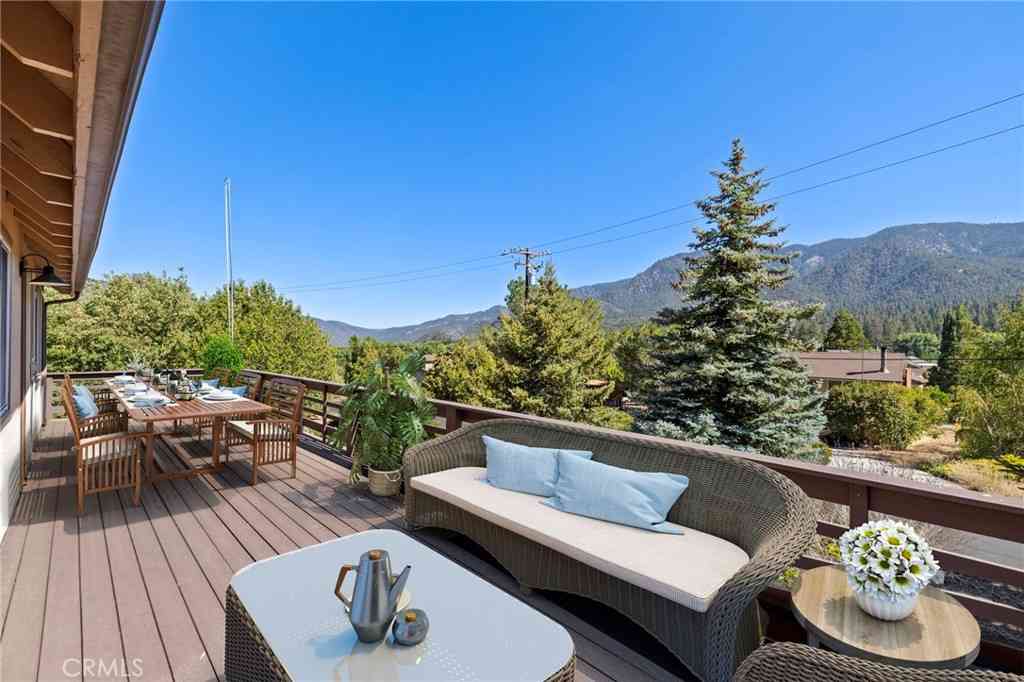 Homes For Sale - 16425 Huron Drive<br/> Pine Mountain Club, CA 93222