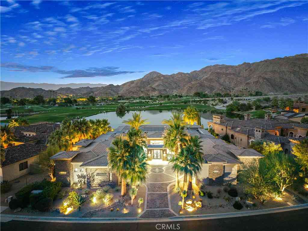 Homes For Sale - 49967 Ridge View Way<br/> Palm Desert, CA 92260