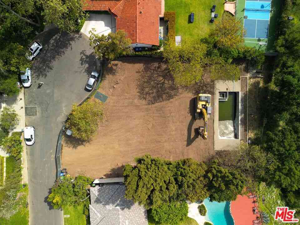 Vacant Land For Sale - 13741 Romany Drive<br/> Pacific Palisades, CA 90272