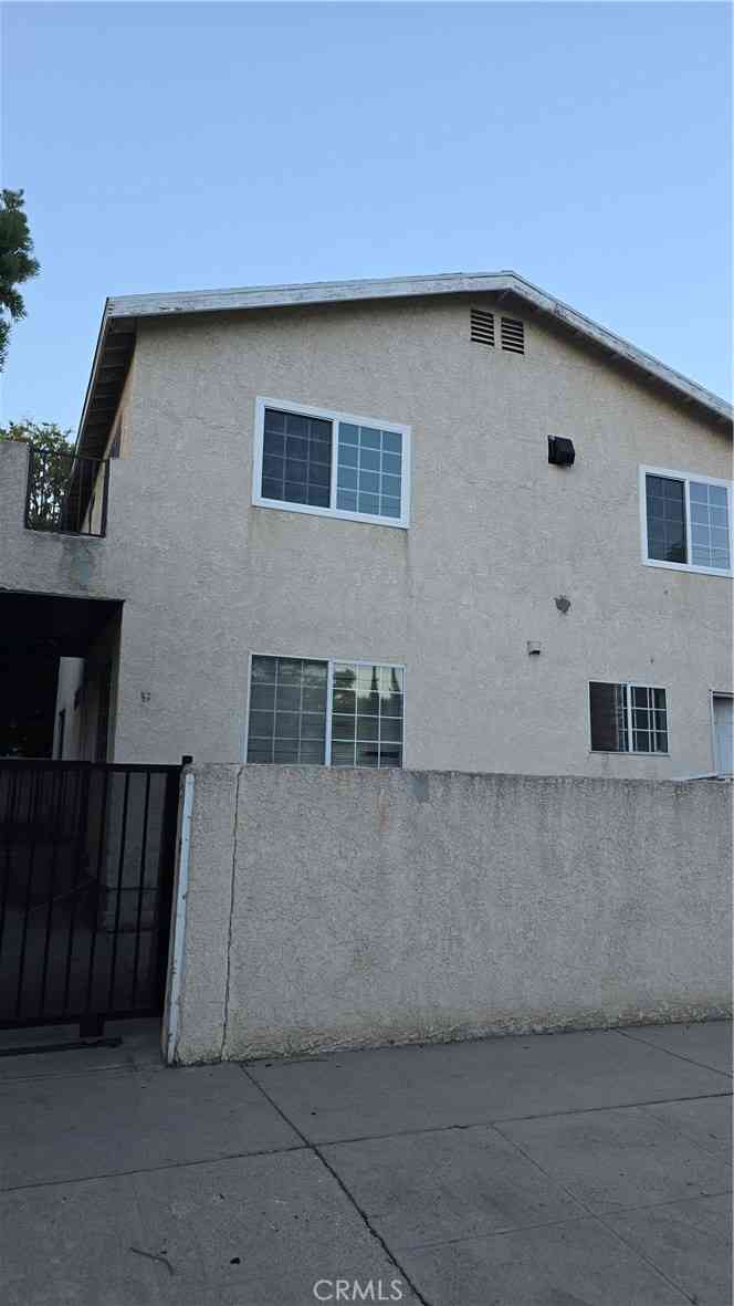 Homes For Rent - 5803 Troost Avenue<br/> North Hollywood, CA 91601