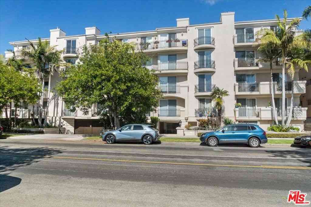 Condo For Rent - 1450 S Beverly Drive #404<br/> Los Angeles, CA 90035