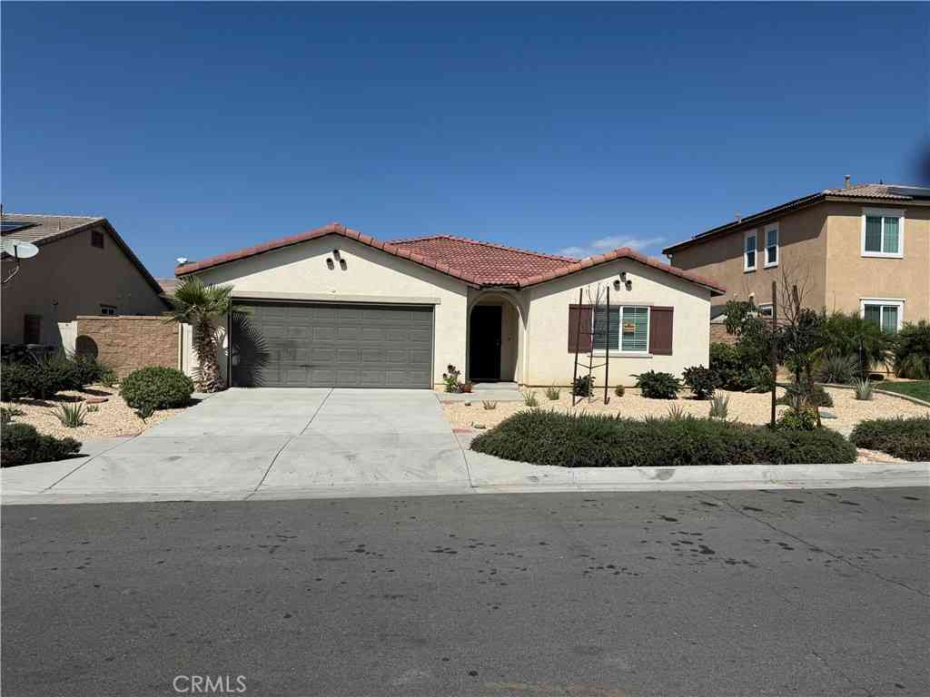 Homes For Sale - 308 Bristolwood Road<br/> Hemet, CA 92543