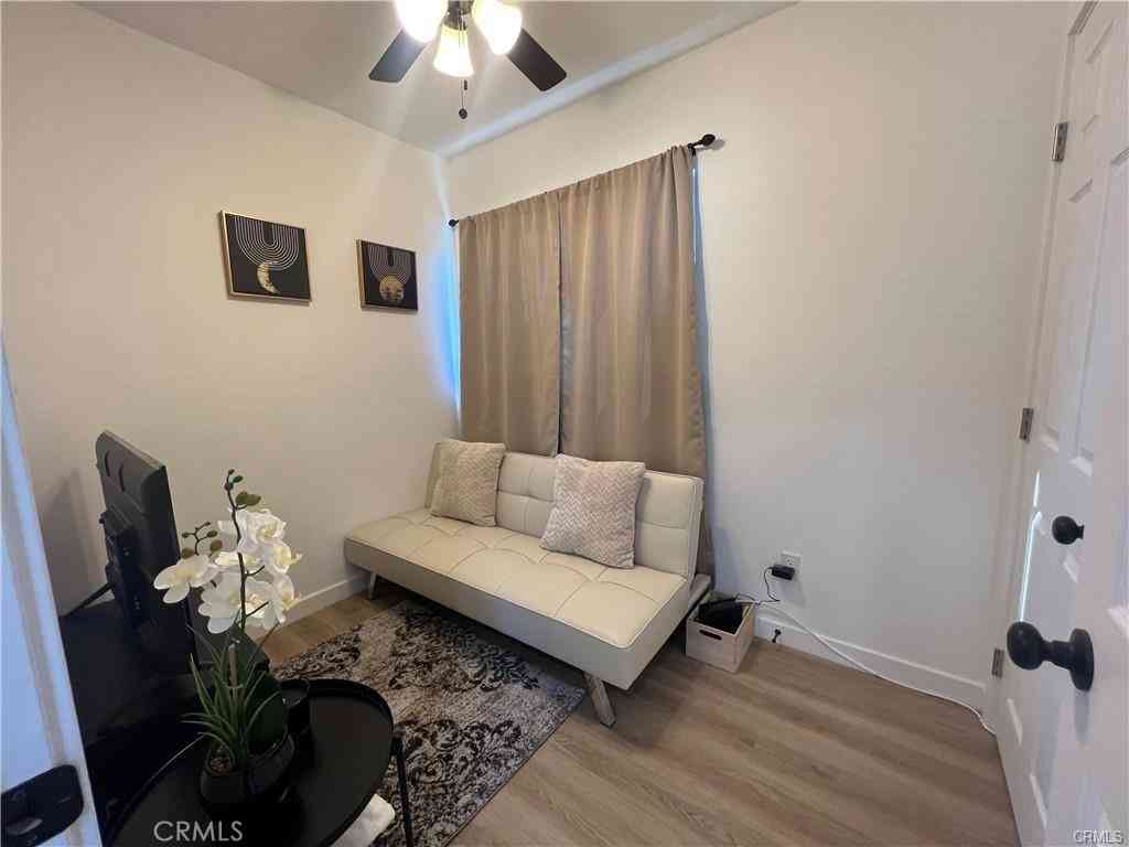 Condo For Rent - 1441 S Cloverdale Avenue #1/2<br/> Los Angeles, CA 90019