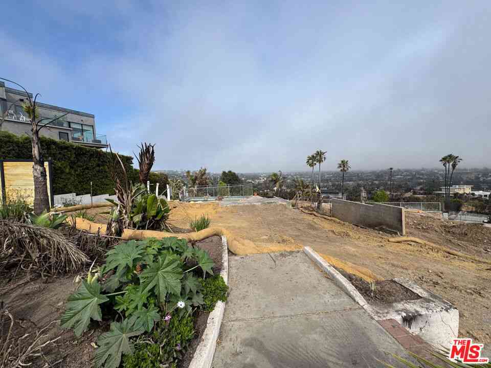 Vacant Land For Sale - 840 Lachman Lane<br/> Pacific Palisades, CA 90272