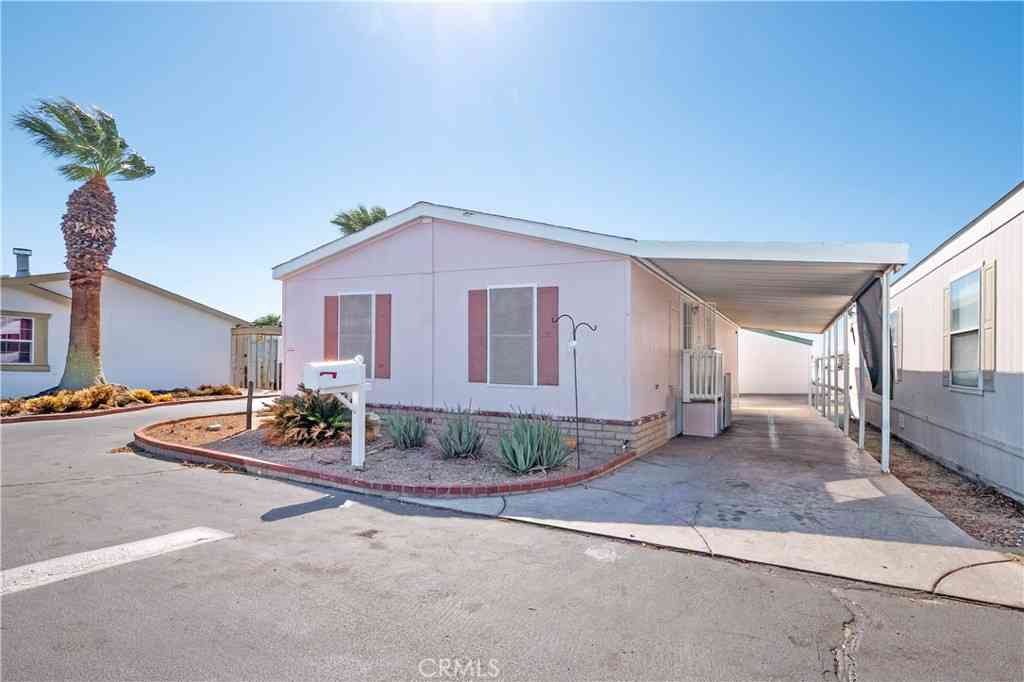 Mobile Home For Sale - 17555 Corkill Road #53<br/> Desert Hot Springs, CA 92241