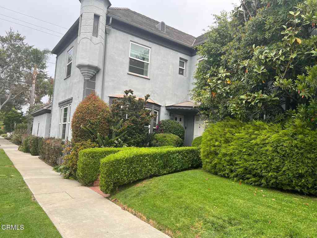 Townhouse For Rent - 368 Crescent Drive<br/> Beverly Hills, CA 90212