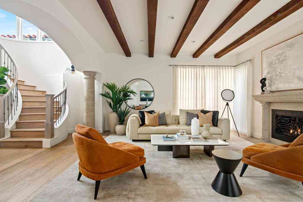 Townhouse For Rent - 7729 Ivanhoe Avenue<br/> La Jolla, CA 92037