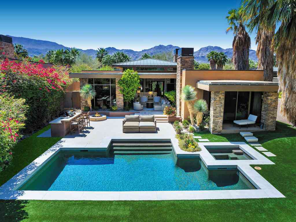 Homes For Sale - 810 Shadow Vista<br/> Palm Desert, CA 92260