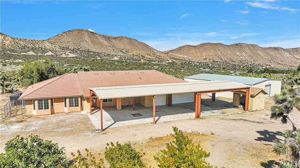 Homes For Sale - 4426 Oil Well Road<br/> Phelan, CA 92371
