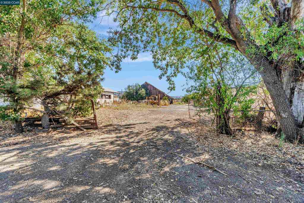 Vacant Land For Sale - 21200 Silva Road<br/> Sonoma, CA 95476